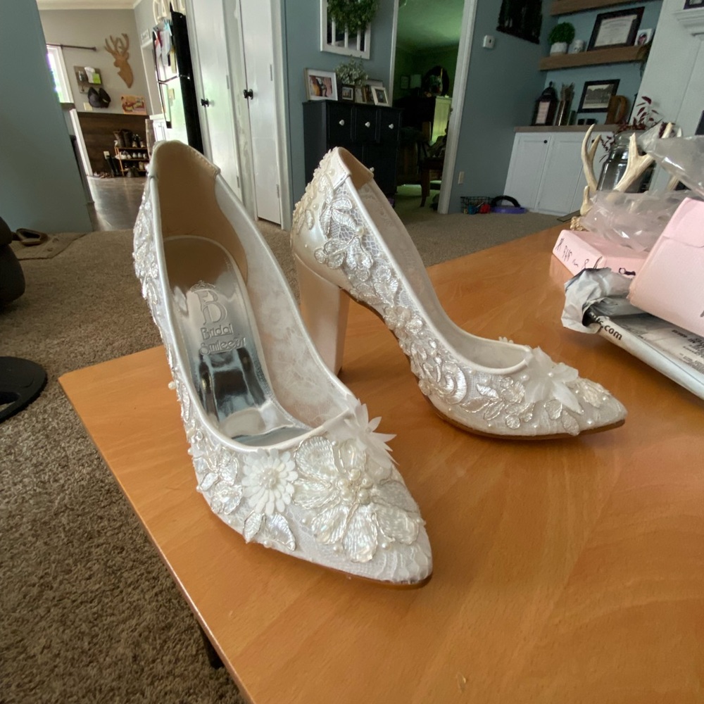 BRAND NEW WEDDING SHOES